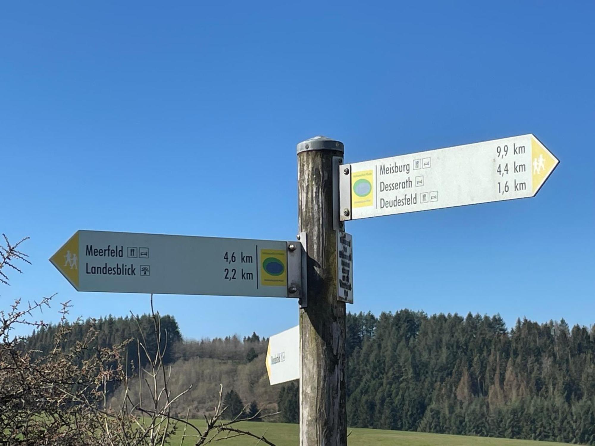 Pension Zur Quelle Deudesfeld ภายนอก รูปภาพ